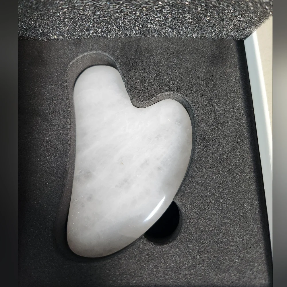 Artistry Natural Quartzite Gua Sha ~White **NEW - Picture 3 of 5